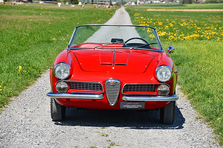 Alfa Romeo 2000 Spider Touring_05